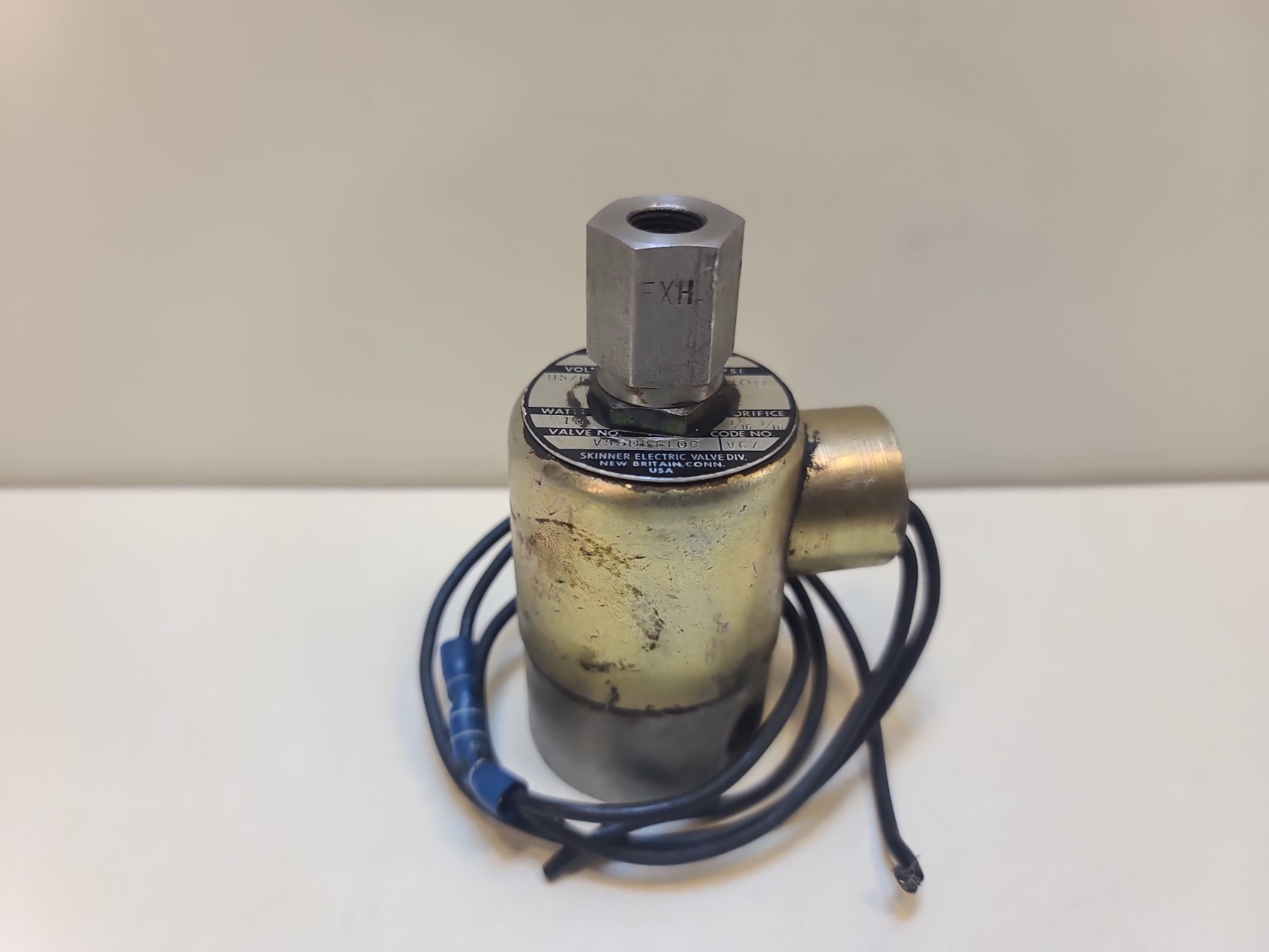 Parker Skinner V53DB1100 Pneumatic Solenoid Valve – Used