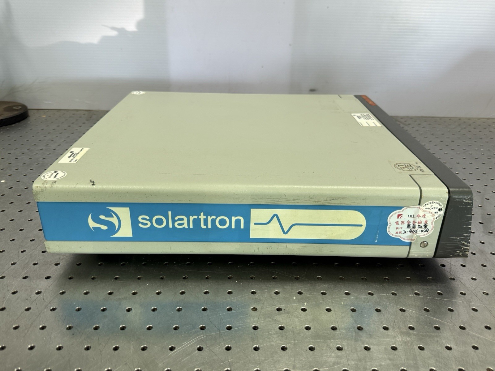 Solartron SI 1287 Electrochemical Interface Potentiostat Powers On As-Is