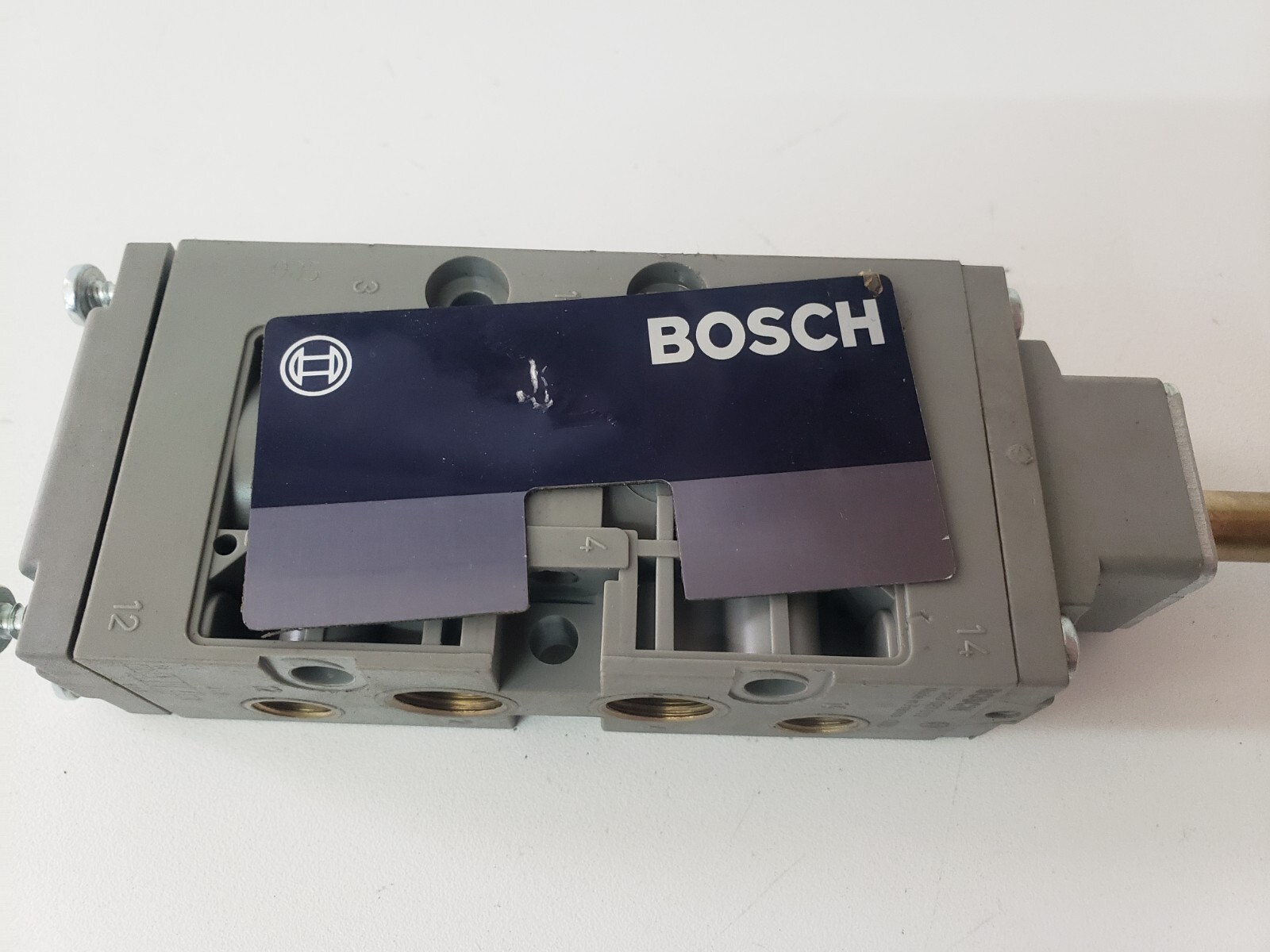 Bosch 0 820 023 012 Solenoid Valve 0820023012