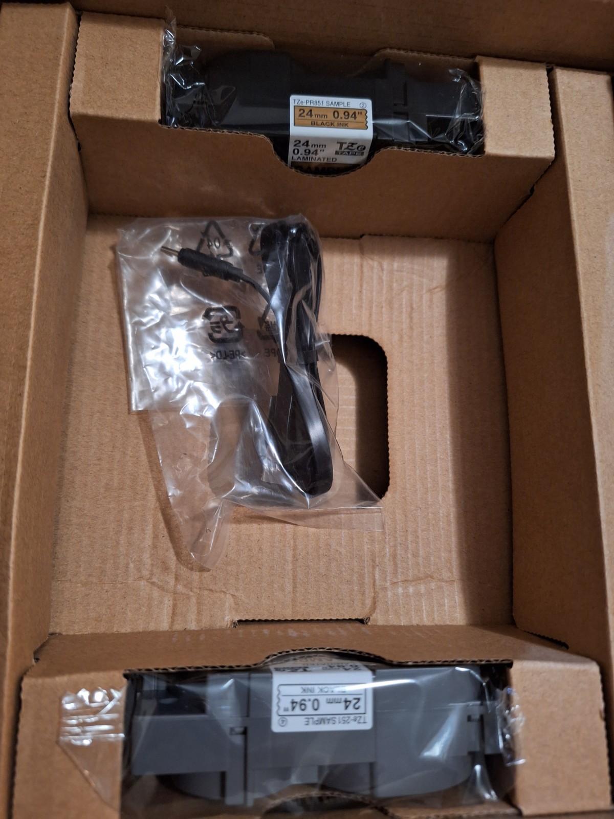 BROTHER PT−P710BT P-TOUCH CUBE Bluetooth Label Writer Printer. «NEW-SEALED» COND