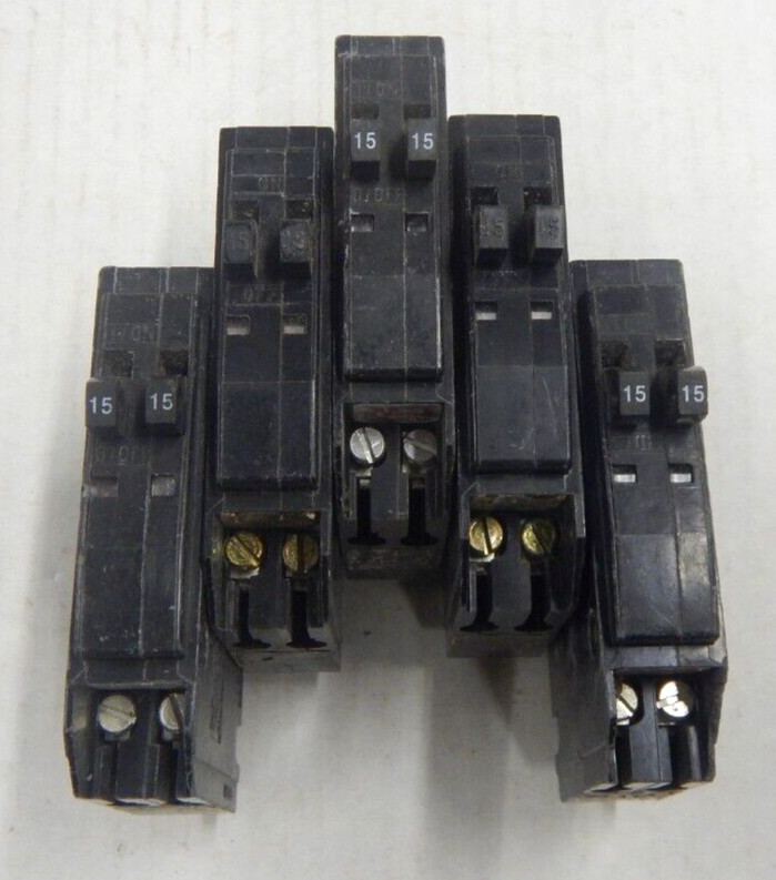 (5) SQUARE D QOT1515 Tandem Plug In Breaker with hook 1 Pole 15 Amp 120V USED
