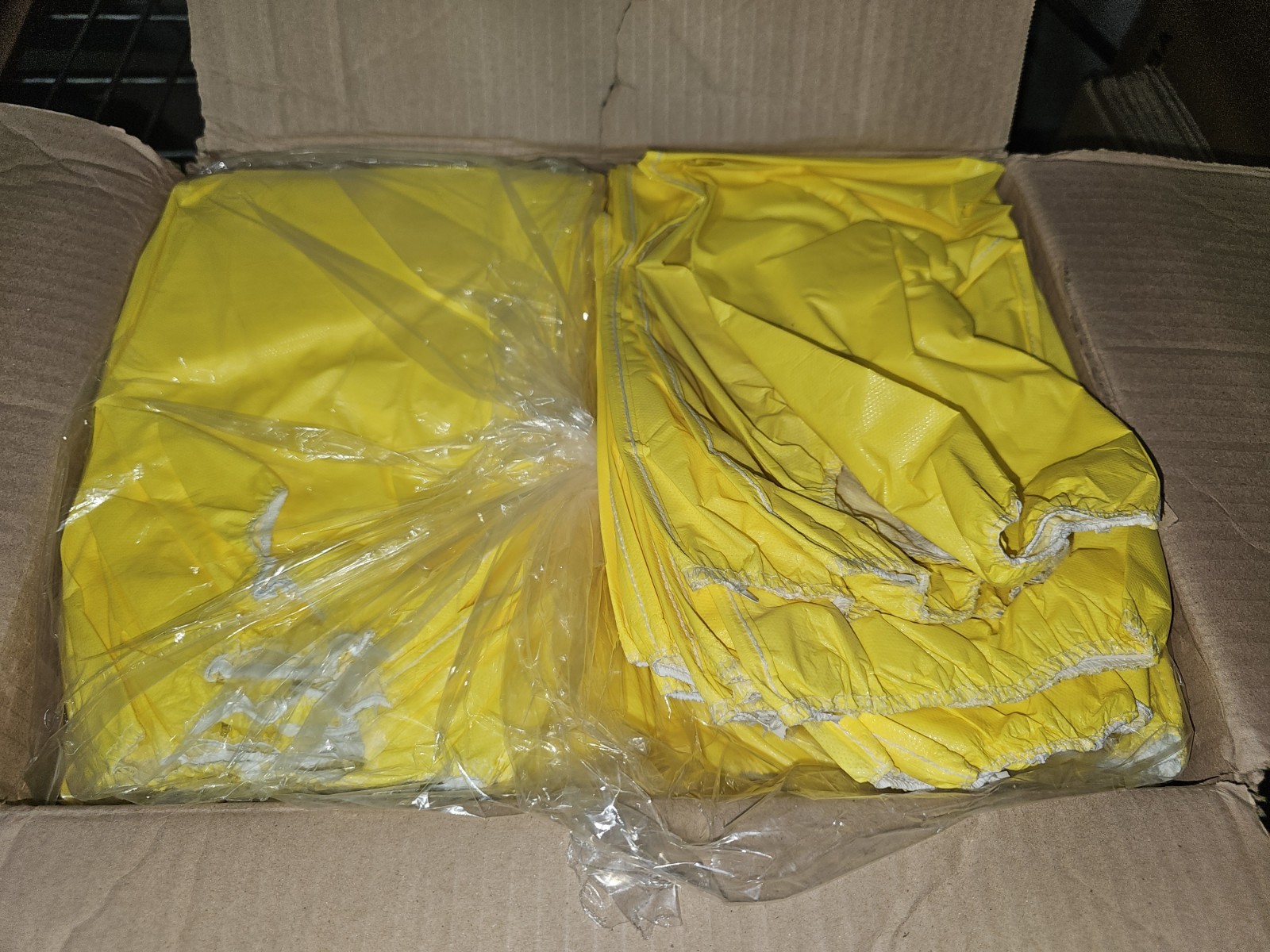 Kleenguard 97780 Kleenguard A70 Disposable Sleeves, 21 In Length, 1.5 Mil