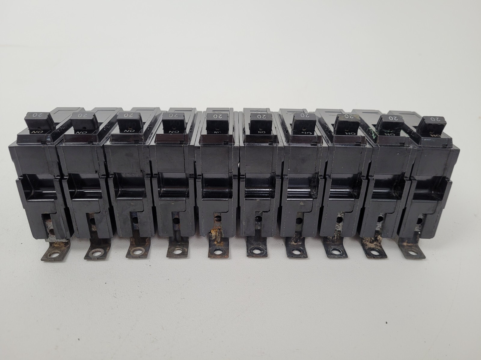 Lot of 10 – THQB1120 GE 20 Amp 240 Volt Circuit Breaker – Next Day Option