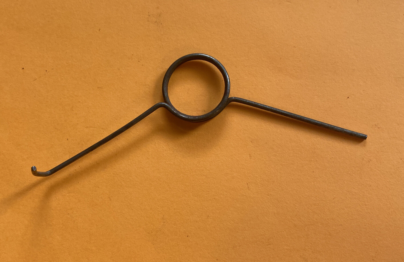 *NOS* 39352-SINGER-SPRING FOR SEWING MACHINES-FREE SHIPPING*