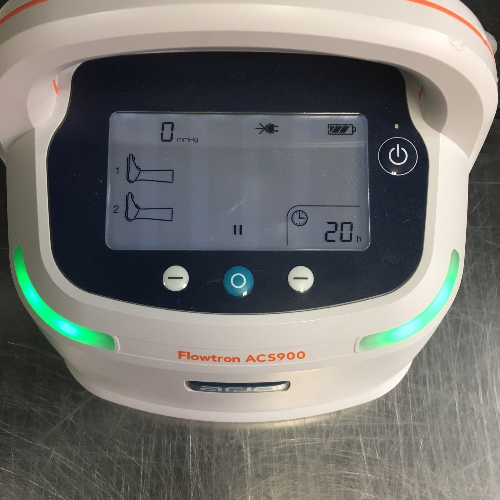 Arjo Flowtron ACS900 Continuous Sequential DVT Pump W/ New 28′ Thigh Garment