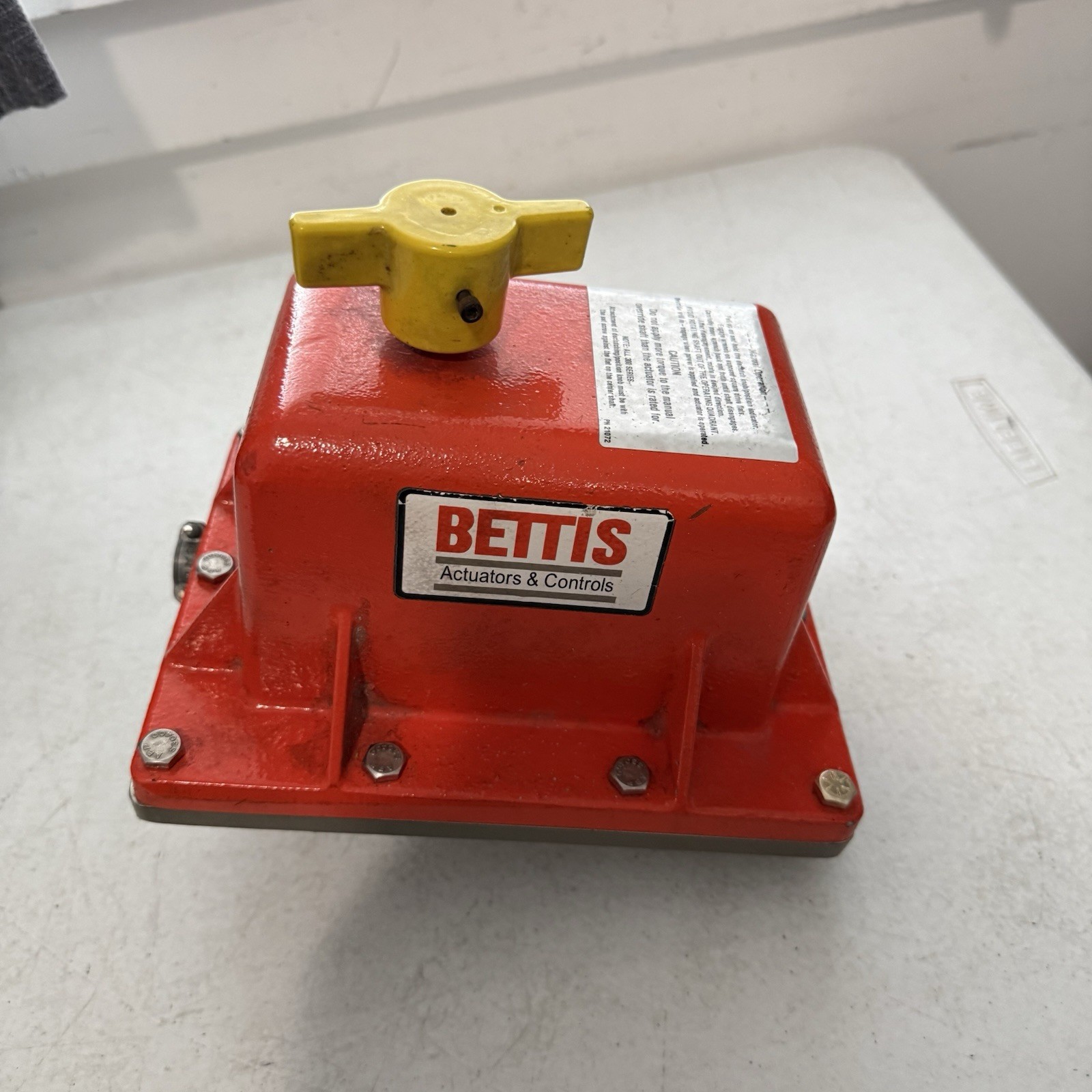 BETTIS EM 320F-10-C4-100 300 IN-LBS 90° 10 SEC 115v 1PH VALVE ACTUATOR