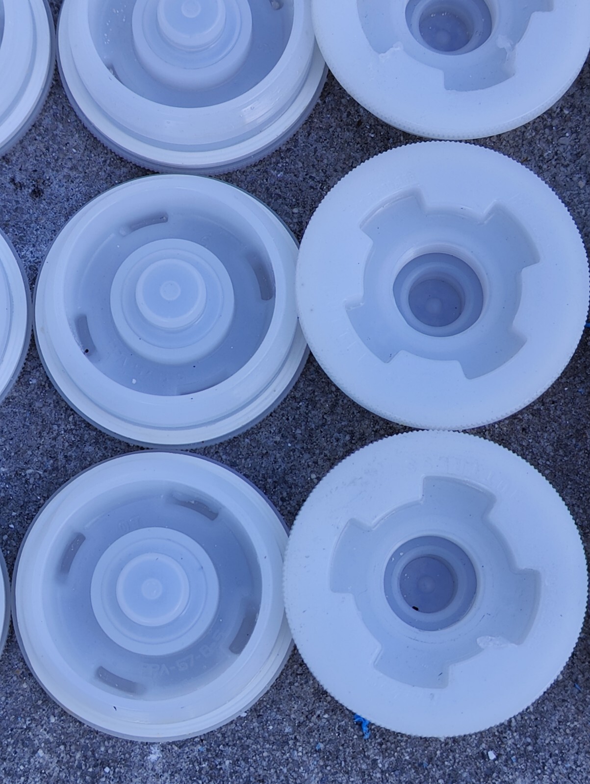 Buttress Bung Cap 2″ w/ 3/4″ Knock Out & Gasket for 55 Gallon Poly Drum (1 Qty)