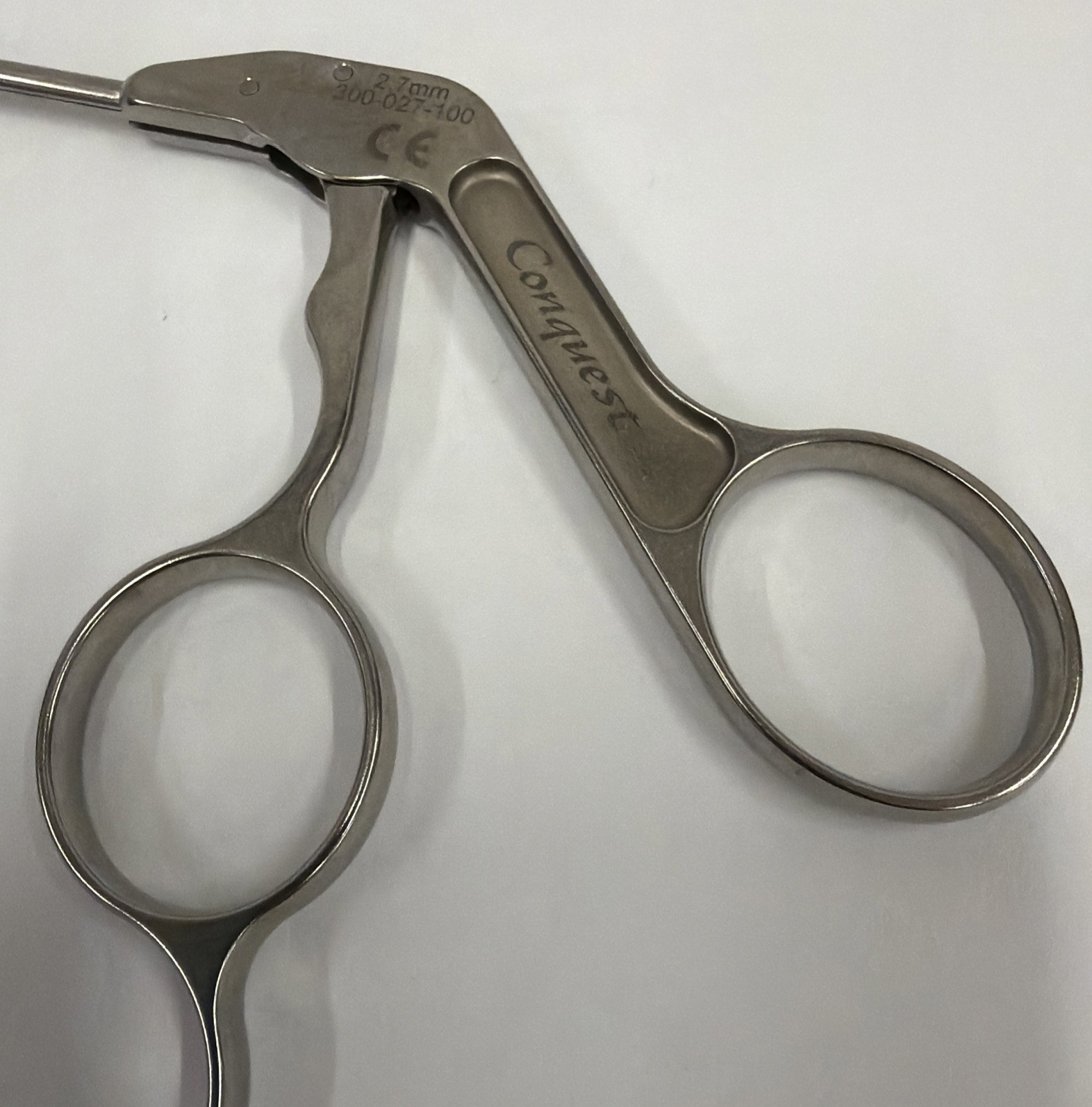 Stryker Conquest 0300-027-100 Surgical Arthroscopy Punch 2.7mm Straight