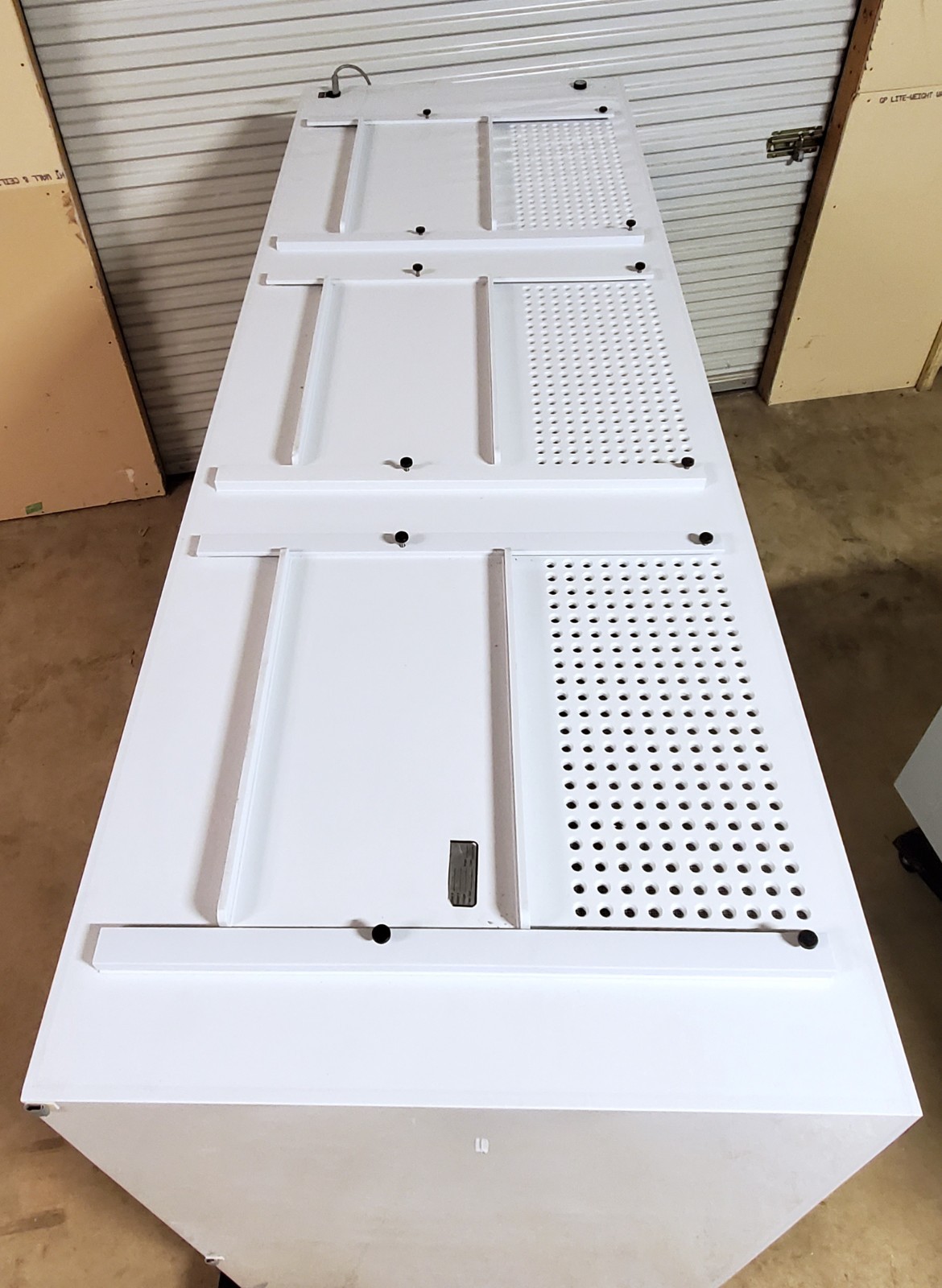SALARE / AIR SCIENCE 96″ POLYPROYLENE LAMINAR FLOW HOOD LFR-2500 w/ BASE CABINET