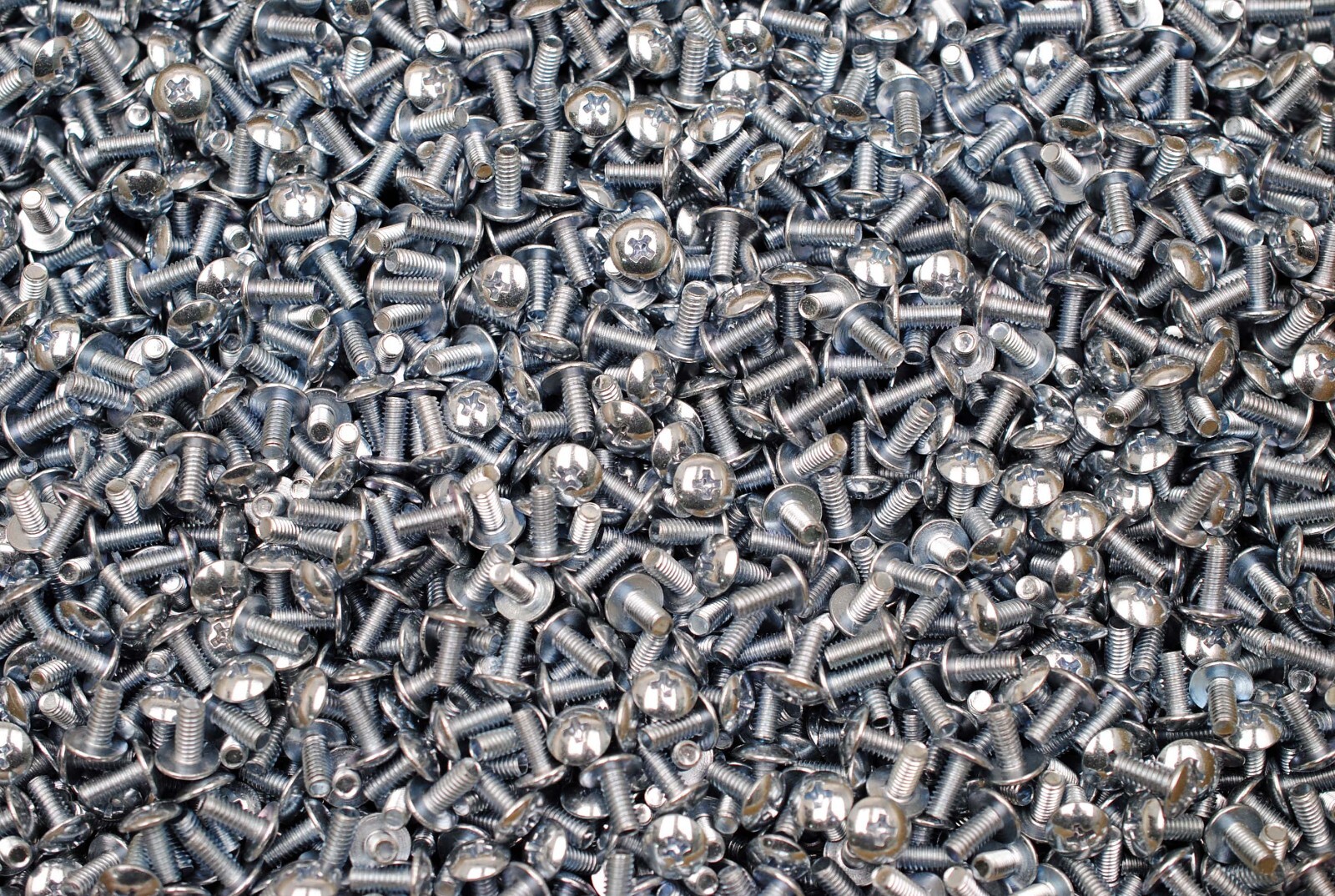 (2000) Phillips Truss Head 8-32 x 3/8 Machine Screws #8 Zinc