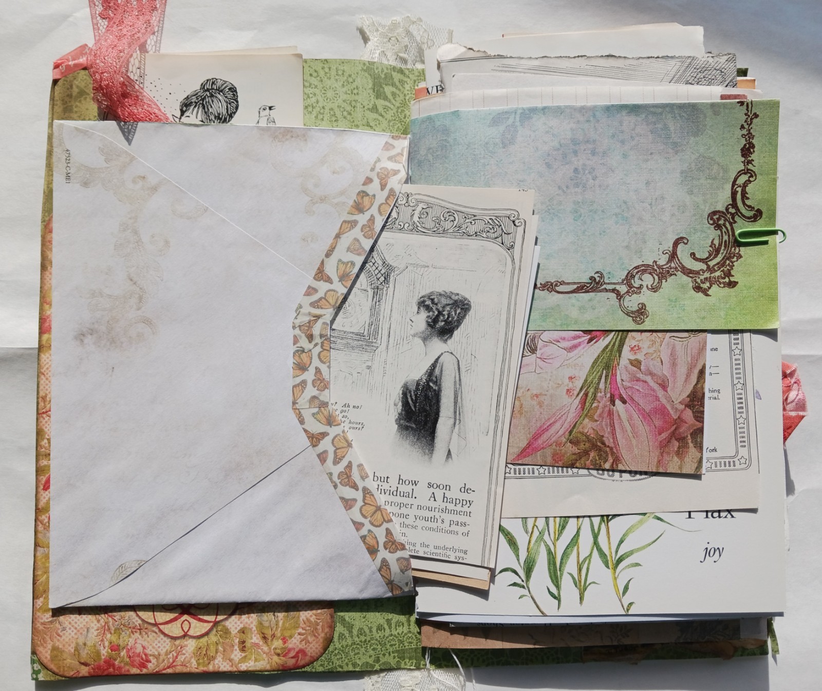 Vintage Style Junk Journal Handmade 86 Pages Women Mother Journal