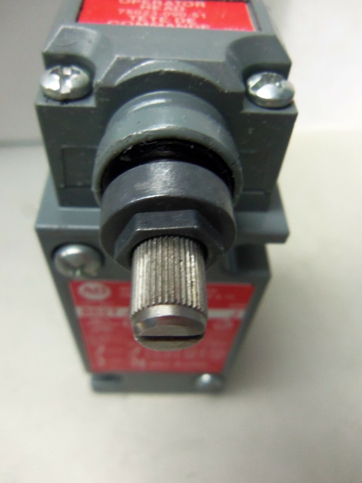 YG Allen Bradley 802T-ATPD OilTight Limit Switch Series J NIB