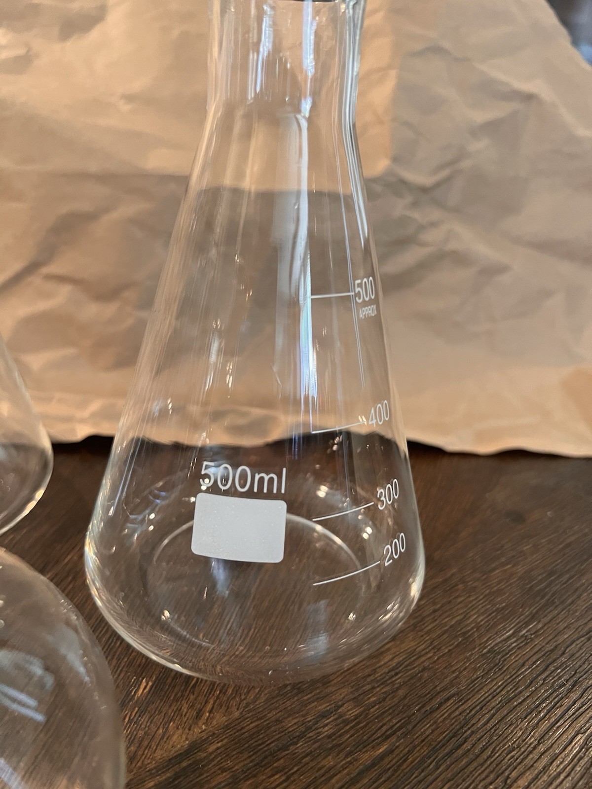 glass laboratory settings for mixing liquids