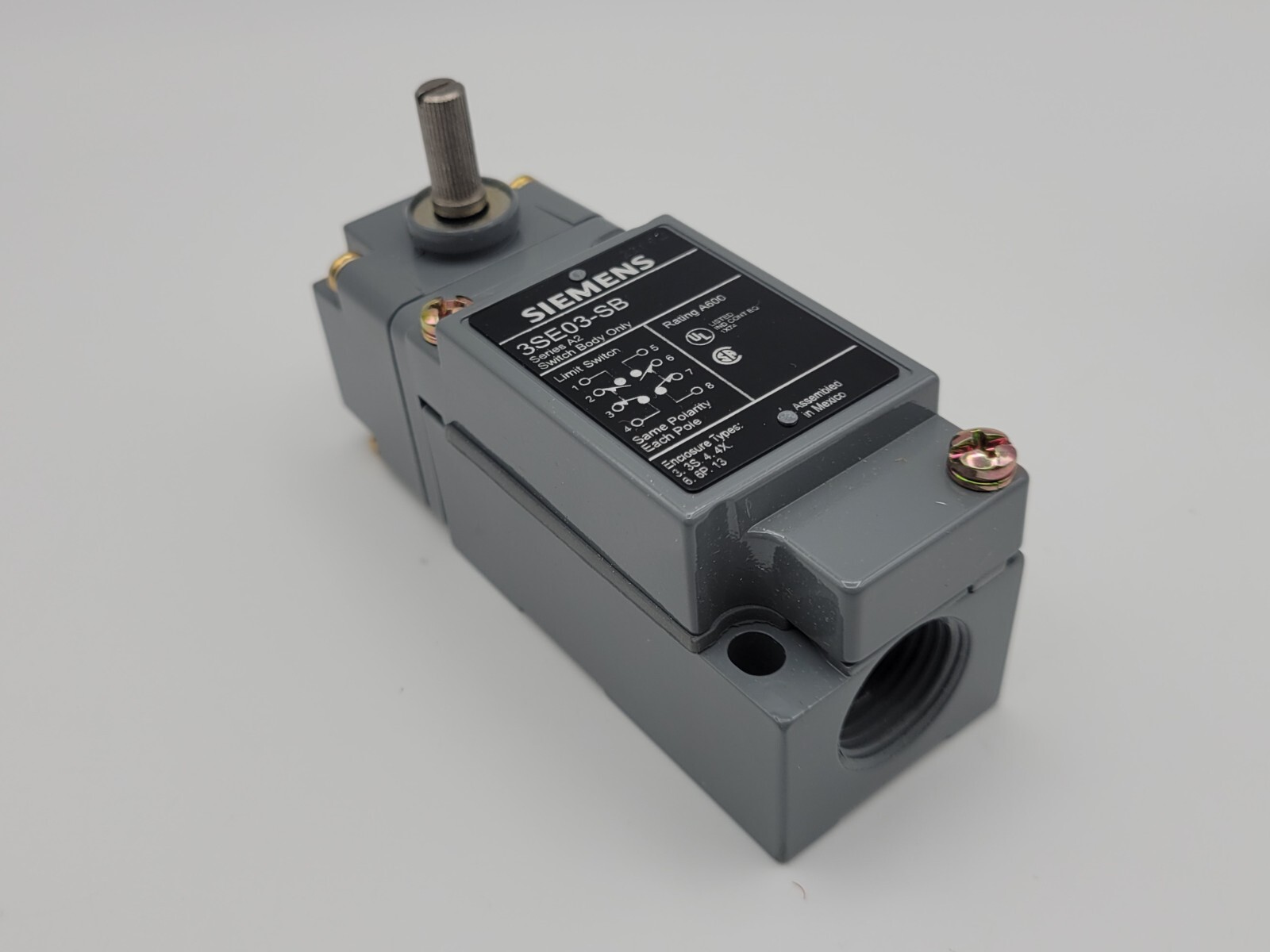 Siemens 3SE03-BR1 Limit Switch Side Rotary Plug-In Mount 2NO/2NC 6 Amp 120VAC
