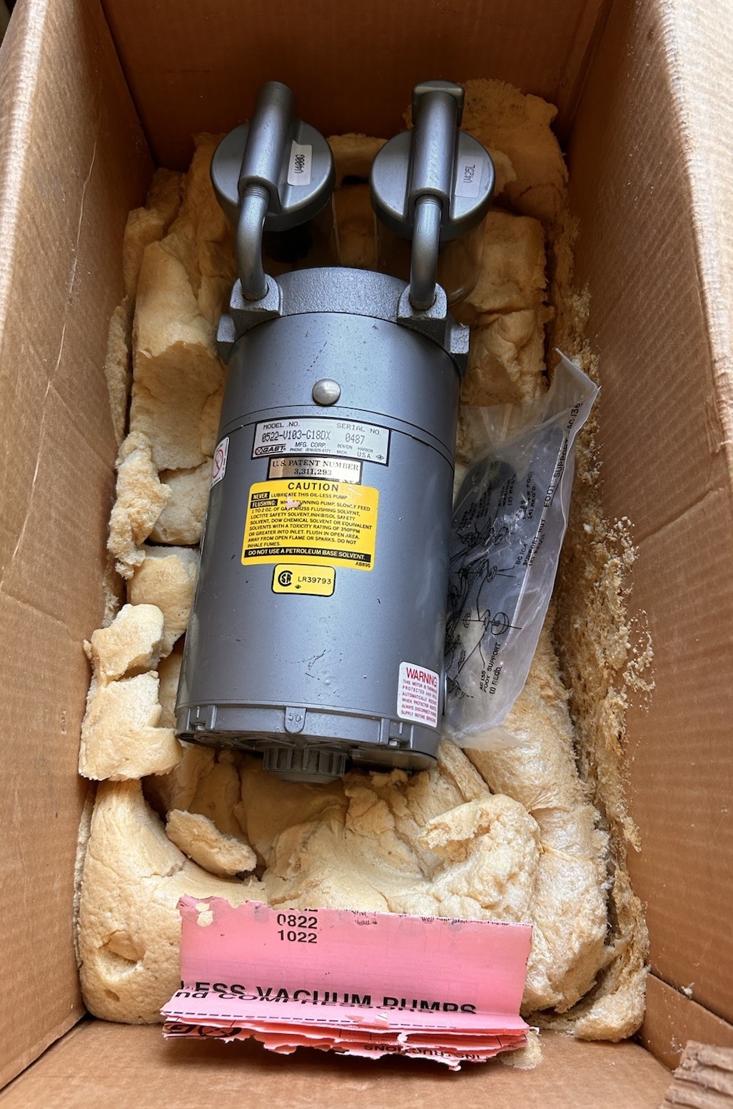 Gast 0522-V103-G18DX Oil-Less Rotary Vane Vacuum Pump Compressor 1/4 HP W/ Box