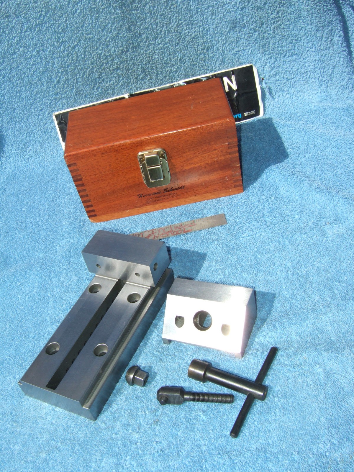 Hermann Schmidt V0 4 toolmakers grinding screwless vise 3in 4in cap B4 MACHINIST