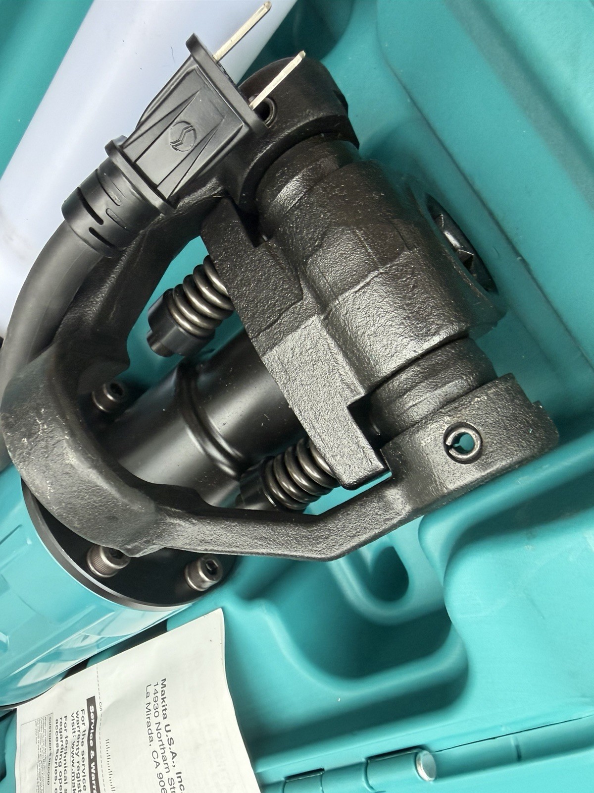 Makita 14amp 1-1/8” Hex Corded Variable Speed Demolition Hammer HM1307CB
