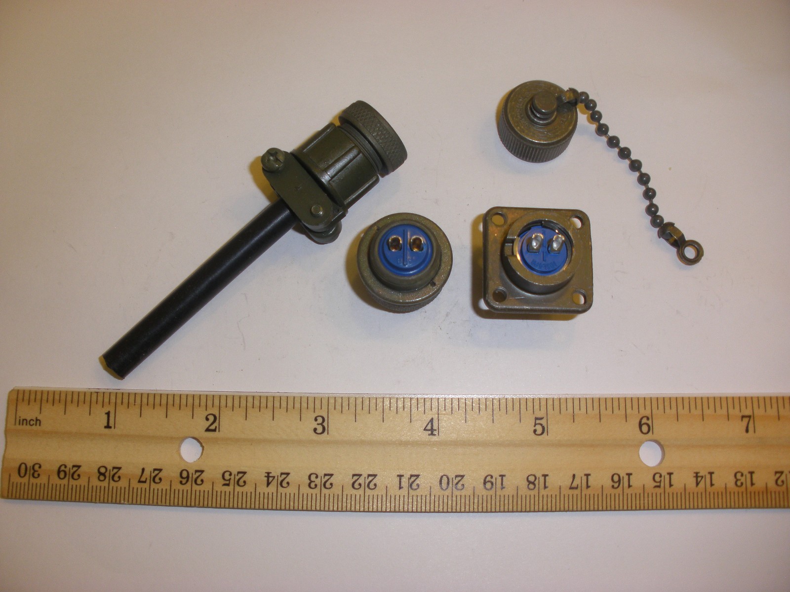 NEW – MS3106A 10SL-4S (SR) with Bushing and MS3102A 10SL-4P w/Cap – 2 Pin Pair