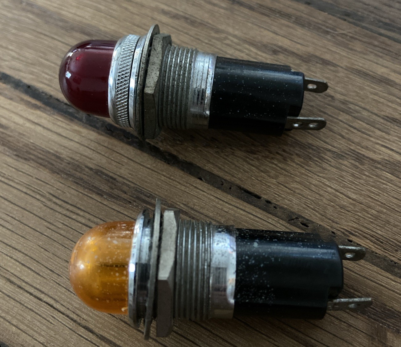 2 Dialco Panel Indicator Lights Red & Amber 75w 125v Plastic Lens