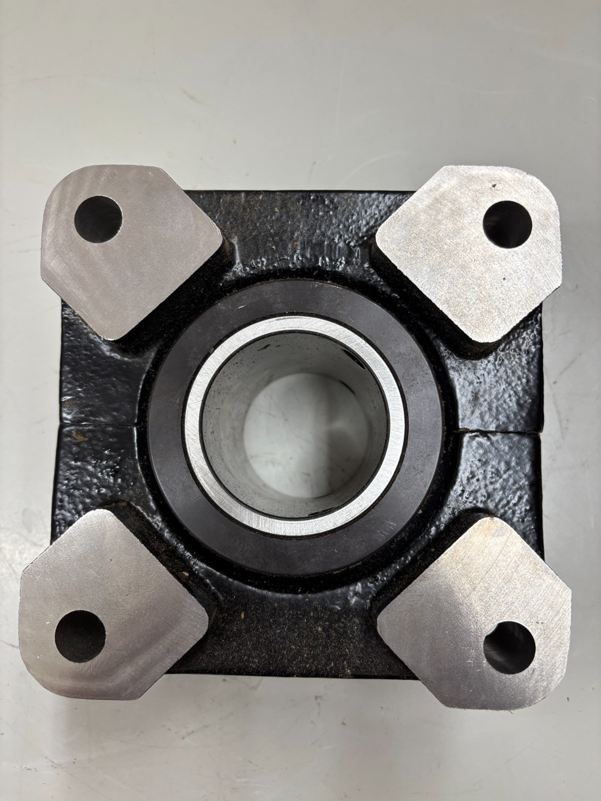 SEALMASTER RFB 207 FOUR BOLT FLANGE TAPERED ROLLER BEARING 2-7/16″ BORE