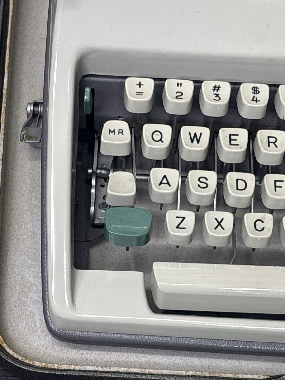 Vintage Olympia Werke SM8 SM-8 Portable Manual Typewriter with Case Tested As Is