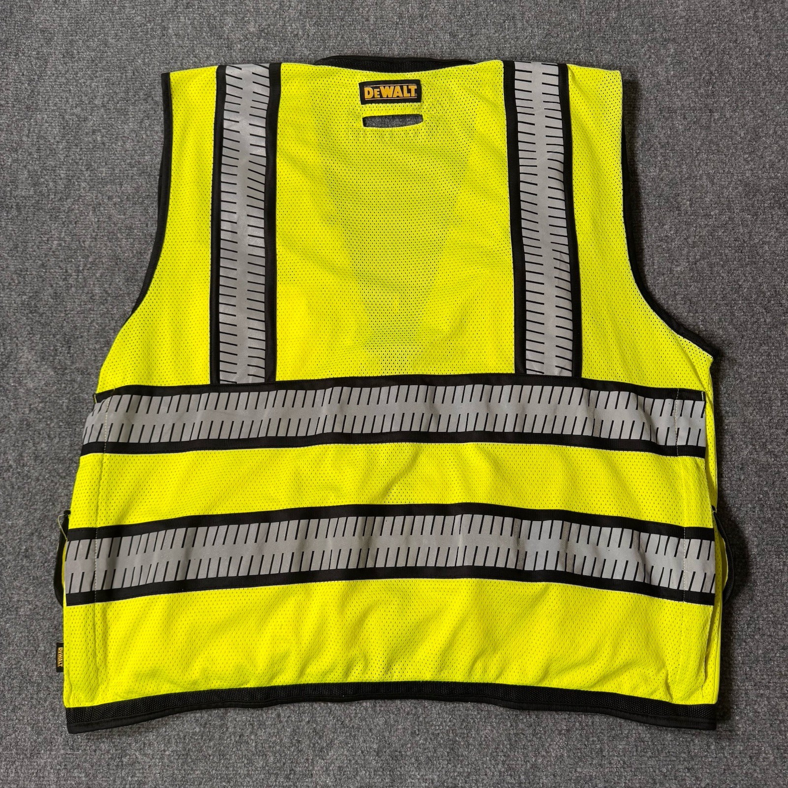DEWALT DSV521 HEAVY DUTY Class 2 Heavy Duty Surveyor Vest 2XL Construction