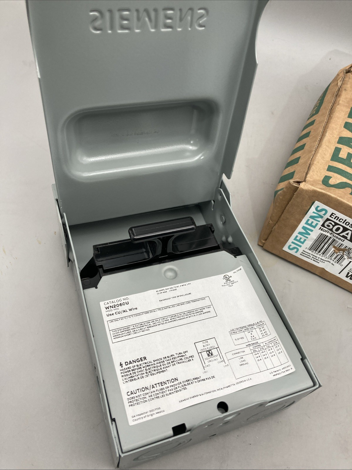 Siemens WN2060U Non Fused AC Disconnect 60 Amp Enclosed Pullout Switch New