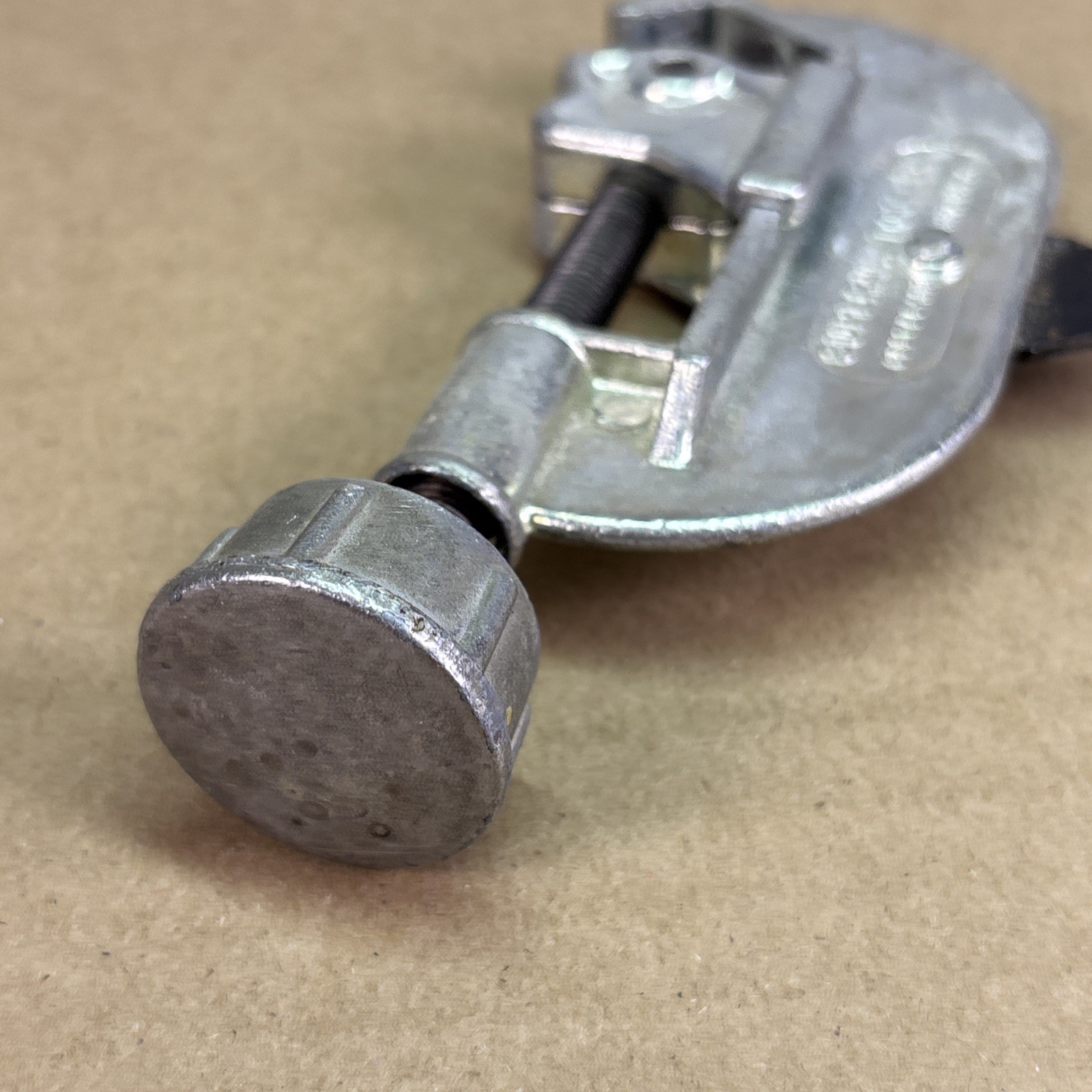 SUPERIOR TOOL Metal / PVC Tube Cutter 1/8″ To 1-1/8″ USA