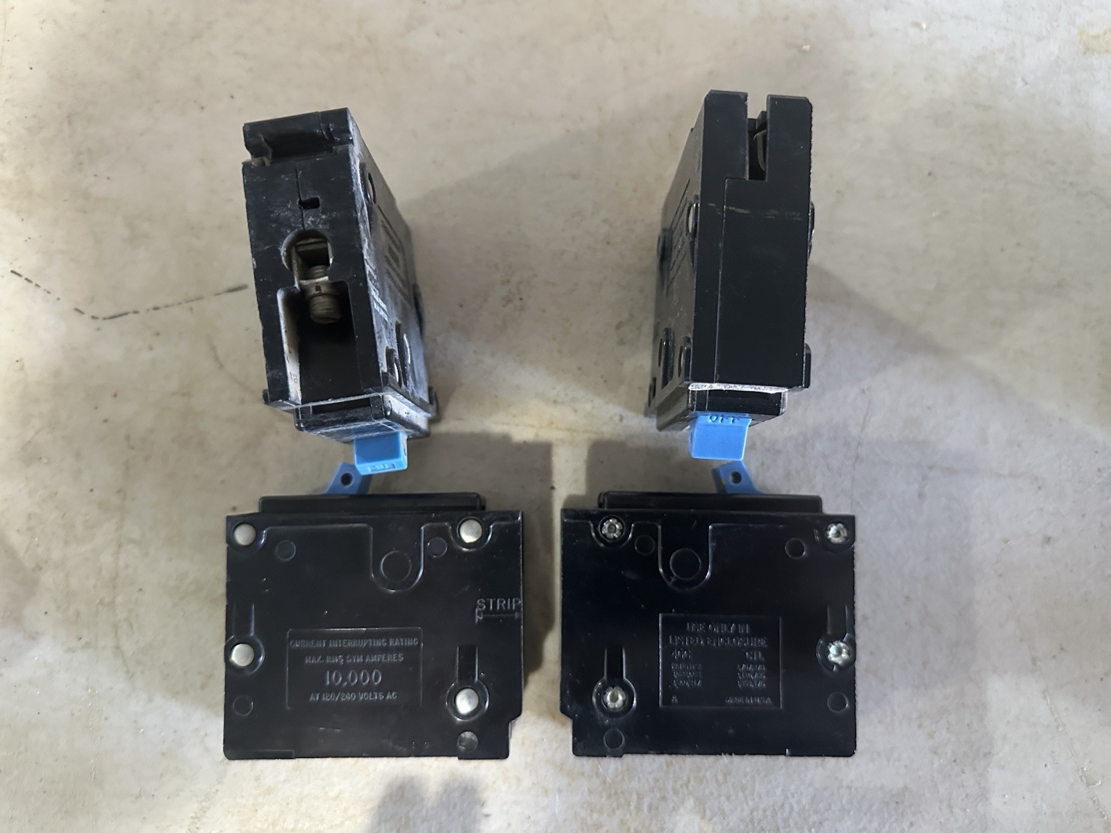 LOT OF 12* Bryant BD1515 & BR115 15 Amp 1-Pole & Tandem Circuit Breaker