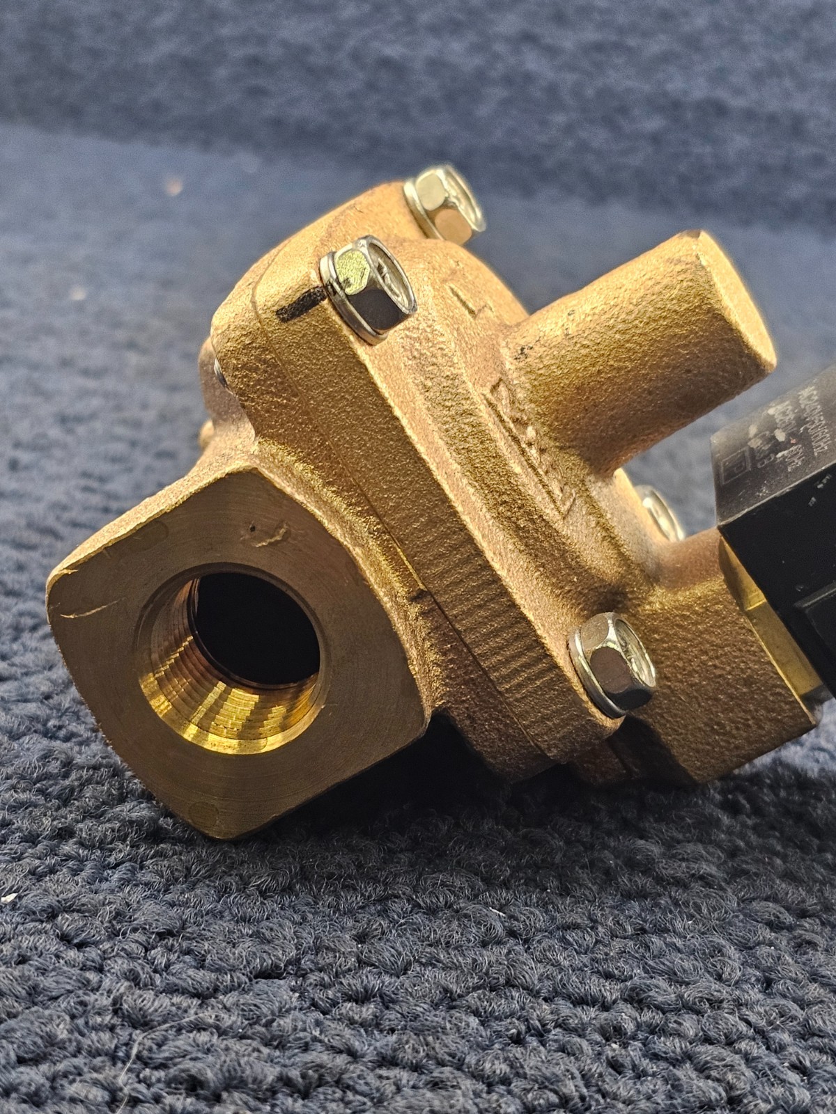 SMC VXR2150 2-Way Media Valve .04 MPa AC 120V 60Hz Class B 3/4″ Port