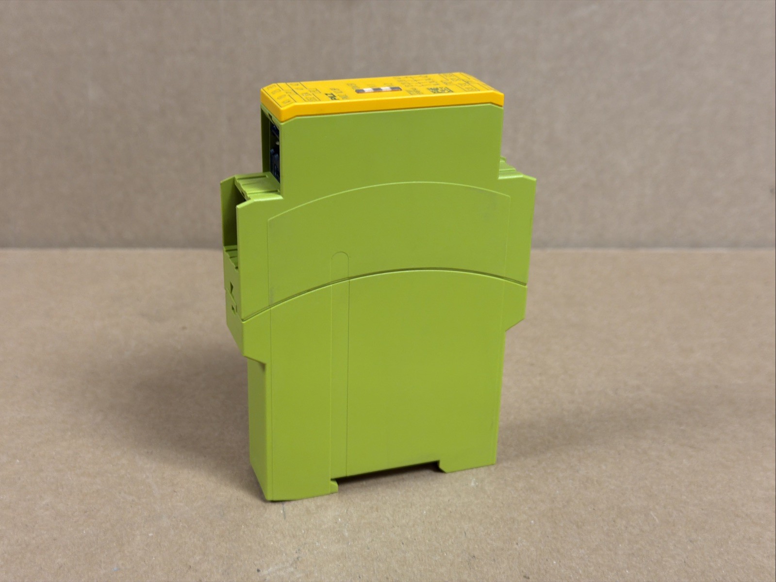 Pilz 777301 Safety Relay PNOZ X2.8P 24VACDC 3N/O 1N/C Mfg 2023 FAST SHIPPING