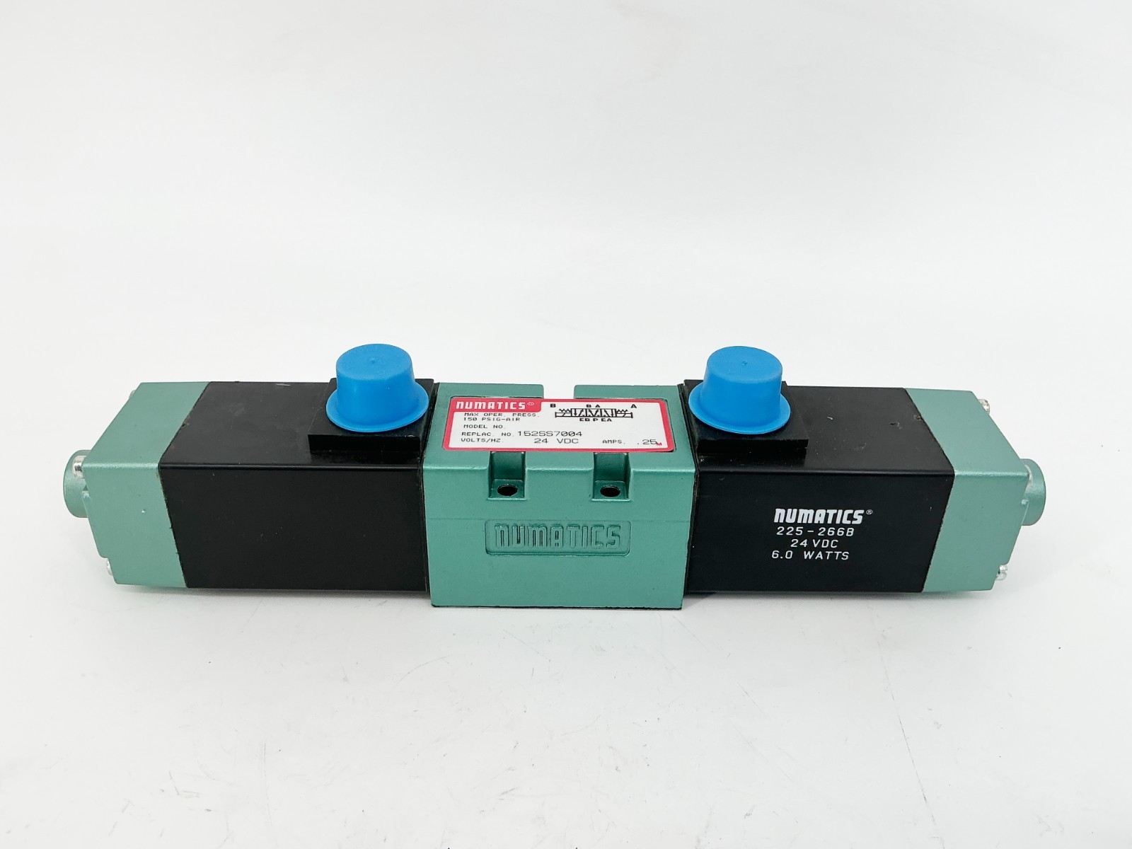 New Numatics 152SSS7004 Solenoid Valve 24VDC .25A