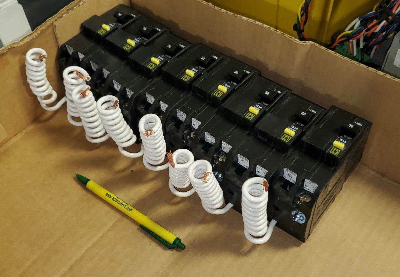 NEW SQUARE D CAT# QOB230GFI 30A, 2P CIRCUIT BREAKER (QTY-1)