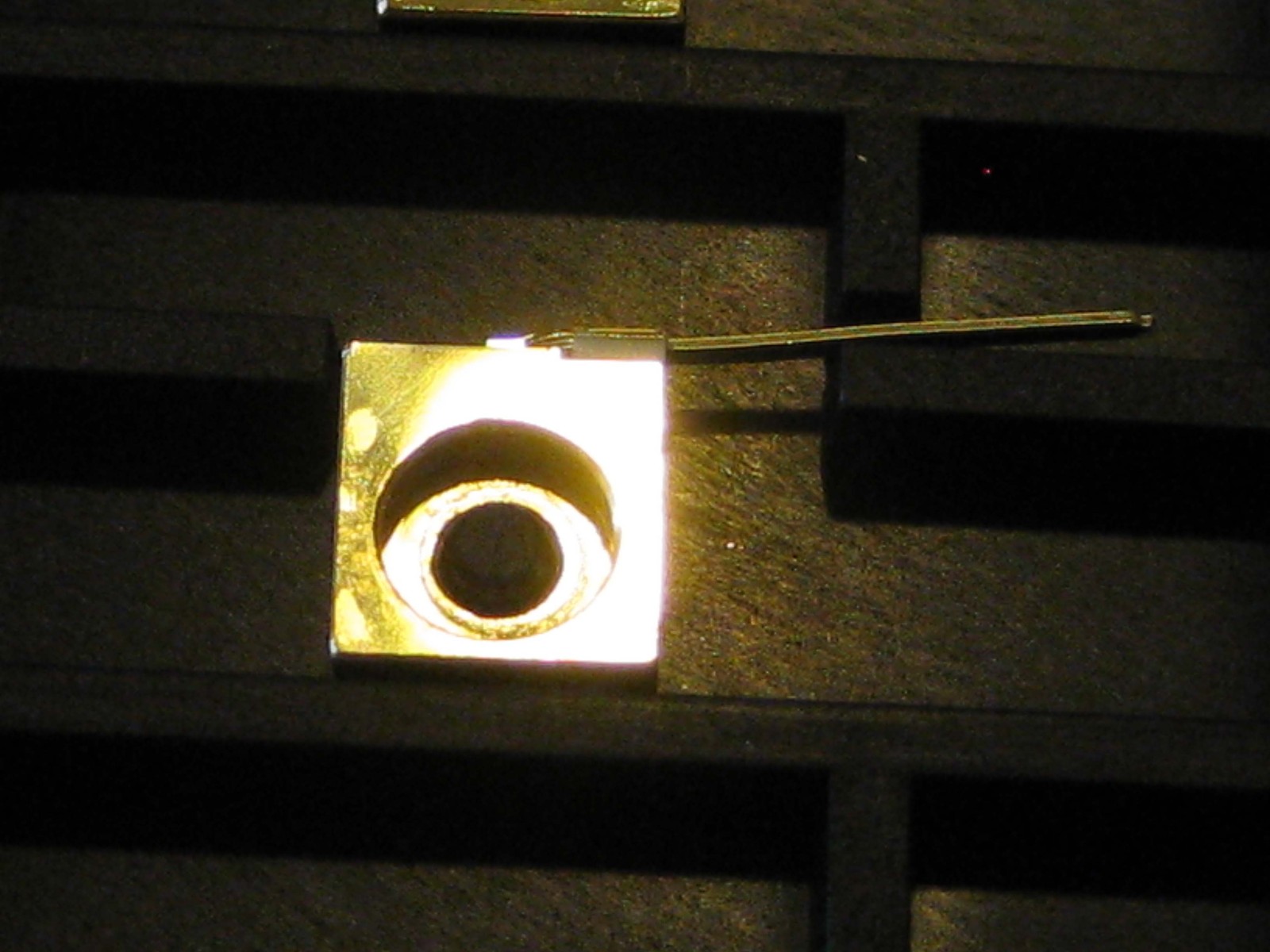 808nm 3W 100μm Aperture C-Mount Laser Diode