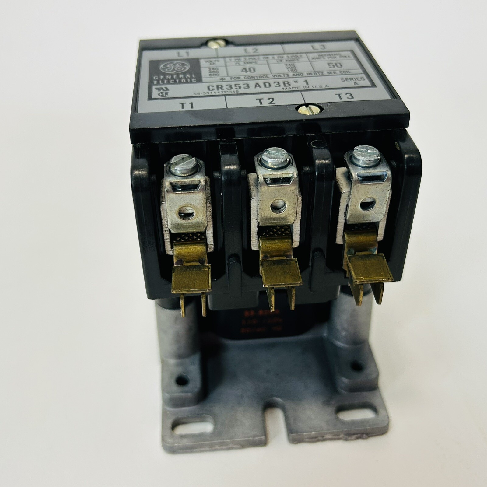 General Electric CR353AD3B*1 (CR353AD3B) Ser. A Contactor 40A 3-Pole 120V Coil.