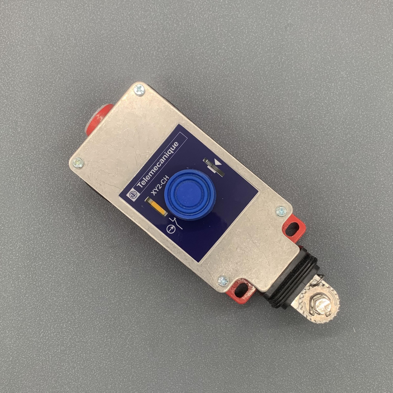 New in Box Schneider XY2CH13250 Emergency Stop Rope Pull Safety Limit Switch US