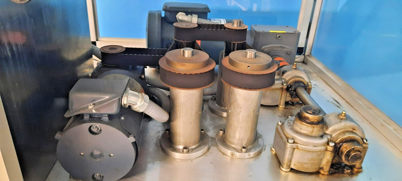 Hardly Used Great condition Resina Model NRT-20 Automatic Cap Retorquer.