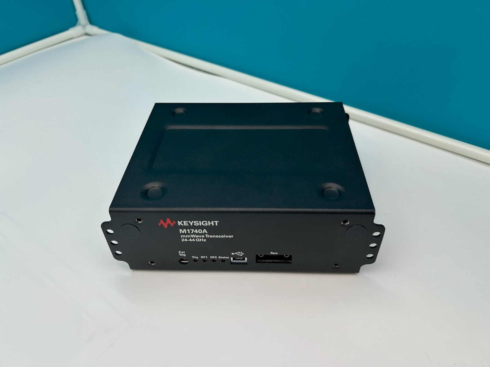 Keysight M1740A Millimeter-Wave Transceiver for 5G 24-44GHz