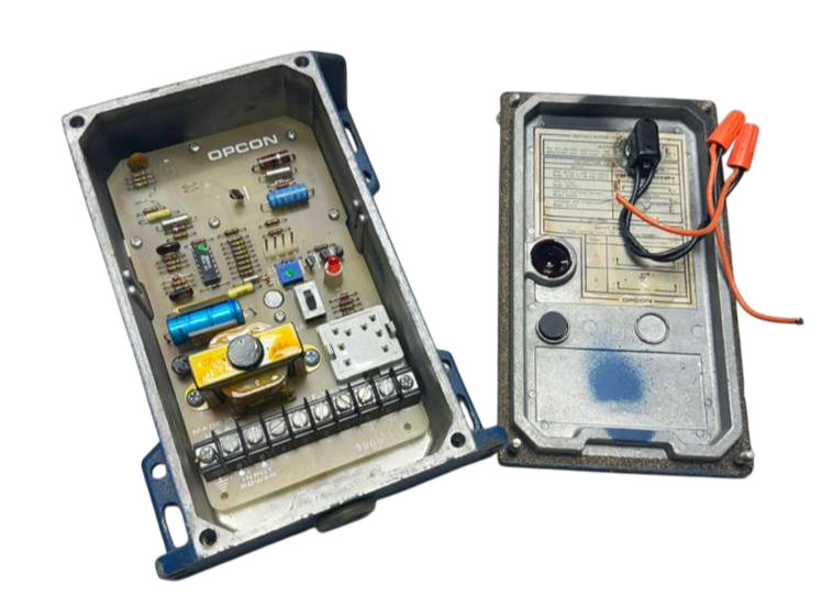 Opcon 1402A-6501 Photoelectric Sensor, 103185, 115VAC, 8526, 570A, 8580A, 8582A