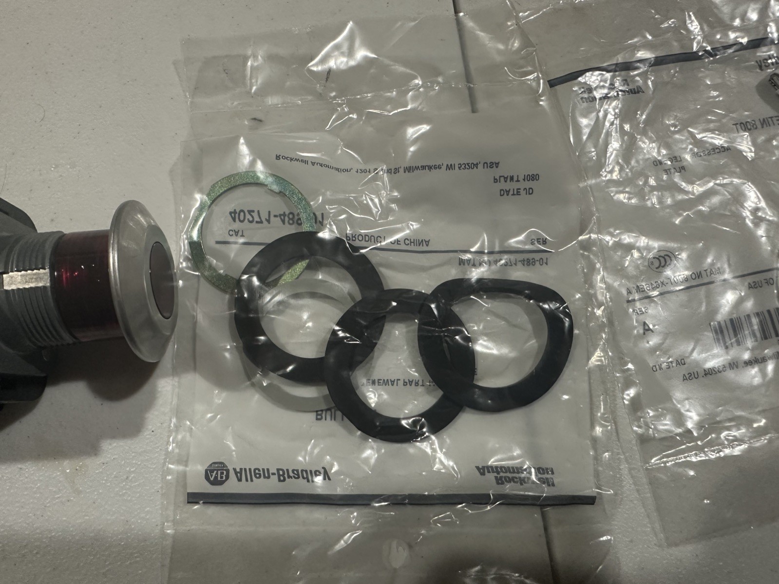 Allen Bradley 800TC-FXQH2RA1S Push Pull Switch Emergency Stop