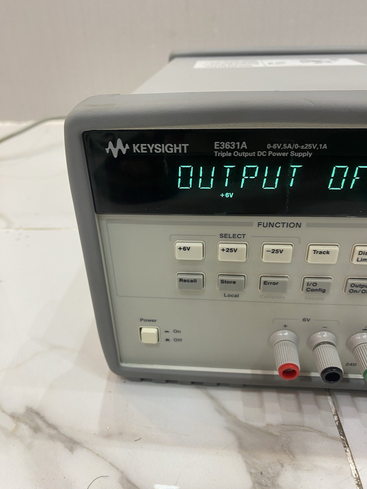 KEYSIGHT TECHNOLOGIES E3631A Triple Output DC Power Supply
