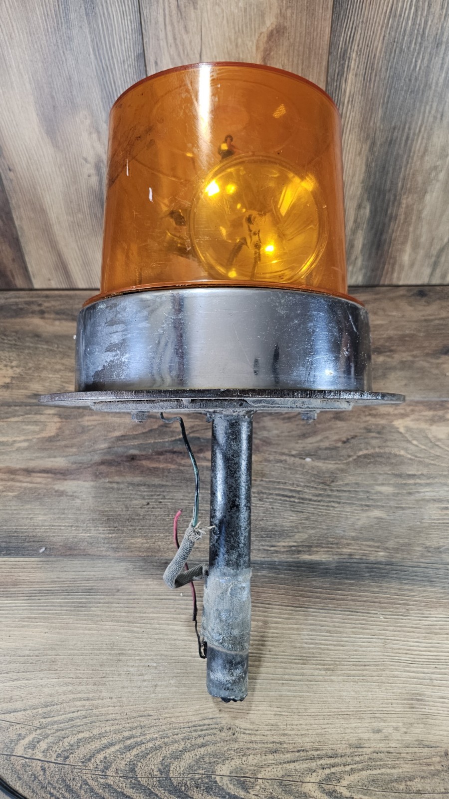 Dominion Auto Amber Rotating Emergency Beacon Light SAE W3-72