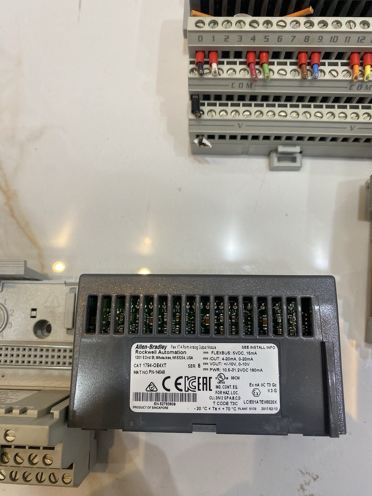 Allen-Bradley FlexI/O-XT Analog 4 Output 1794-OE4XT Ser.B + 1794-TB3