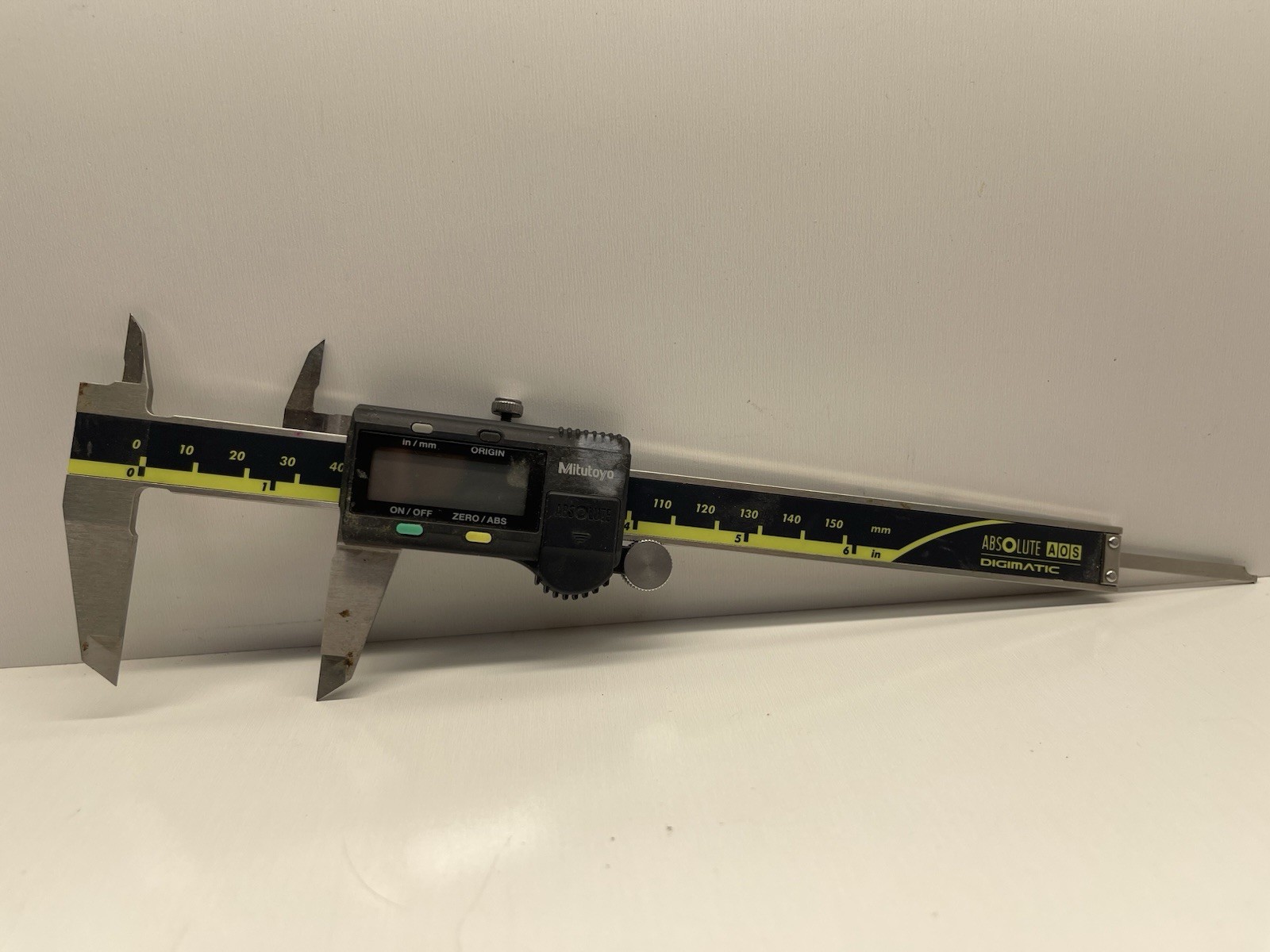 Mitutoyo 6in/150mm Digital Caliper 500-196-30 Model No. CD-6″ CS, Made in Japan