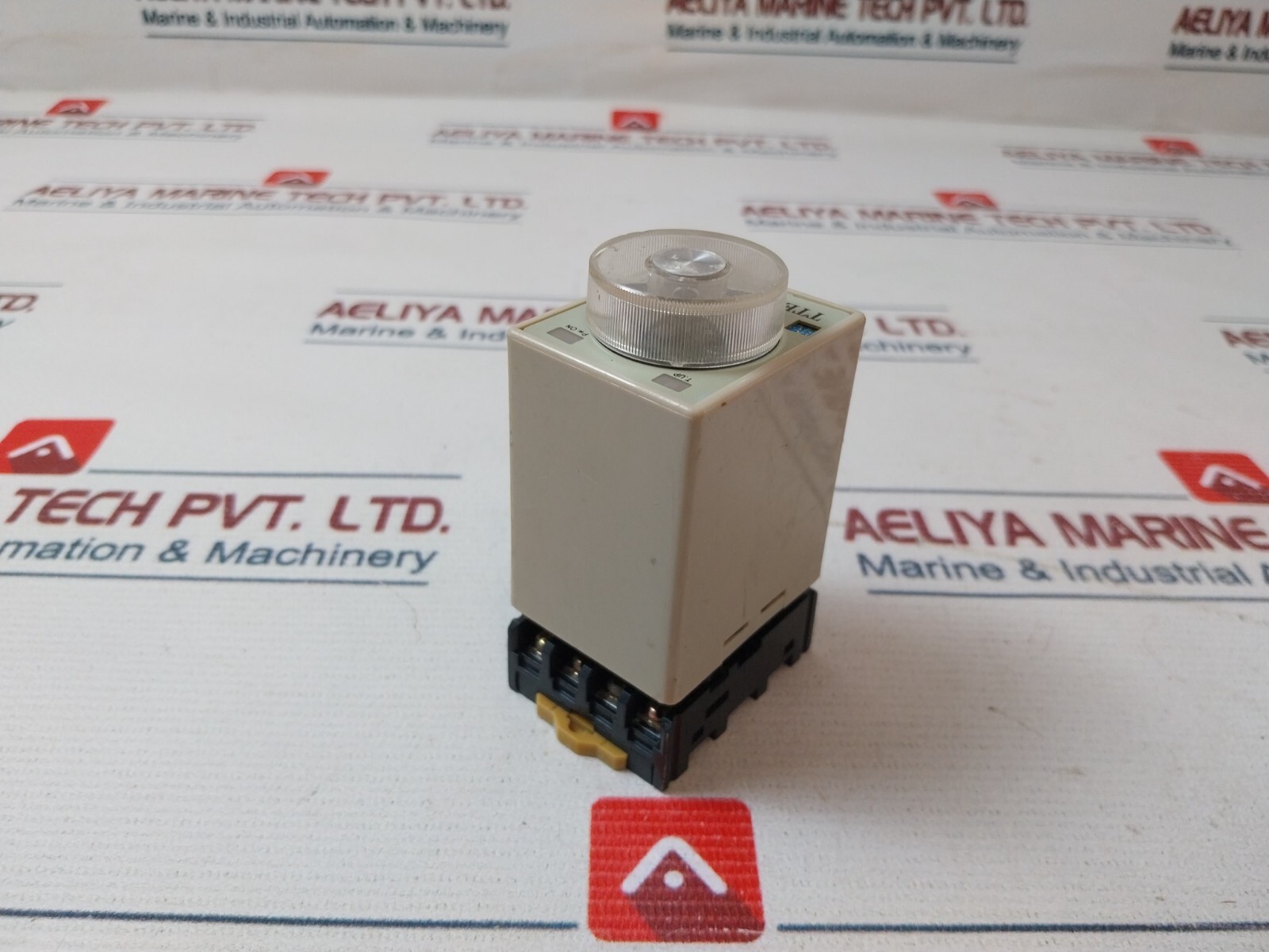 TTE T3A-A Timer Relay with Base 0-30 Min DC 24V