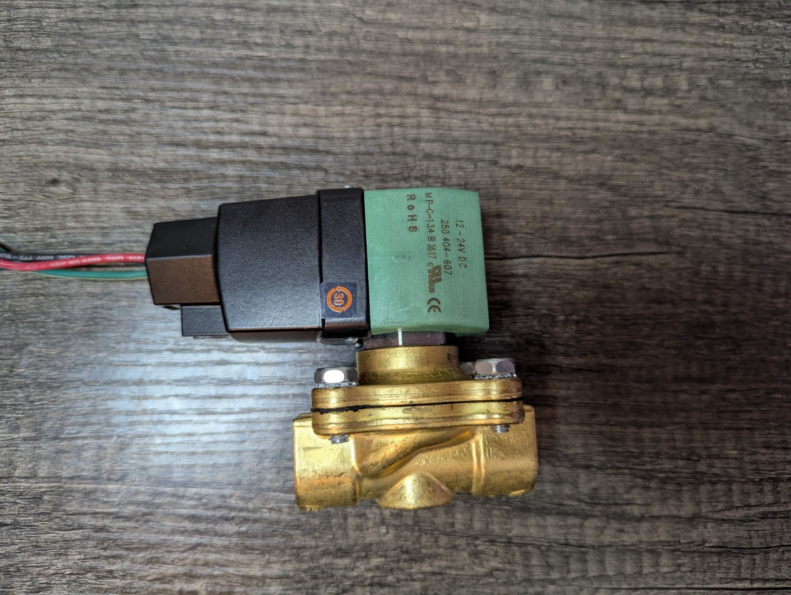 Asco Red Hat 8210P094 – 1/2″ NPT / 12-24 Volts DC / Two Way / Normally Closed