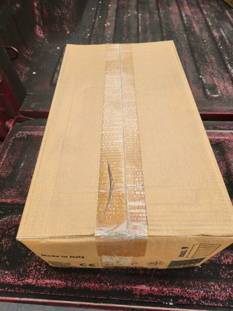 Ritual enclosure Air Conditioner wall Mount 1093 Btuh Great for any room!