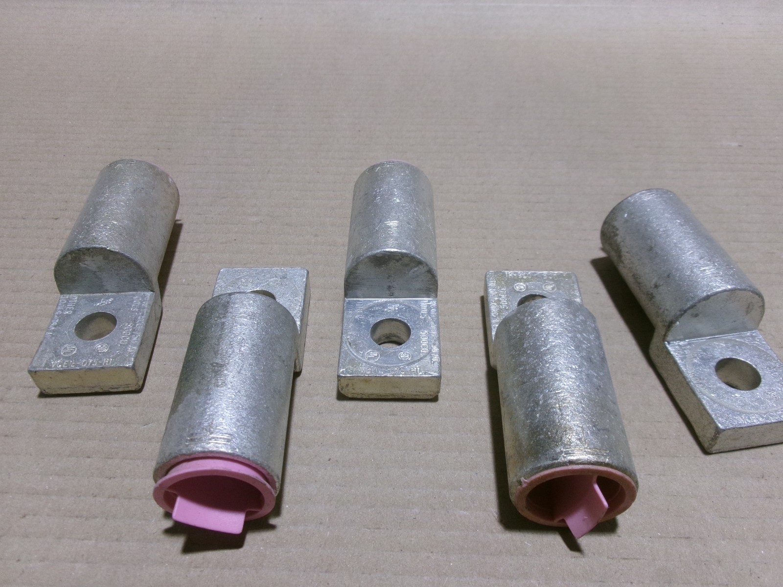 NEW *Lot of 5* Hubbell 1-Hole Compression Lug Terminal 500CU / 750AL kcmil mcm