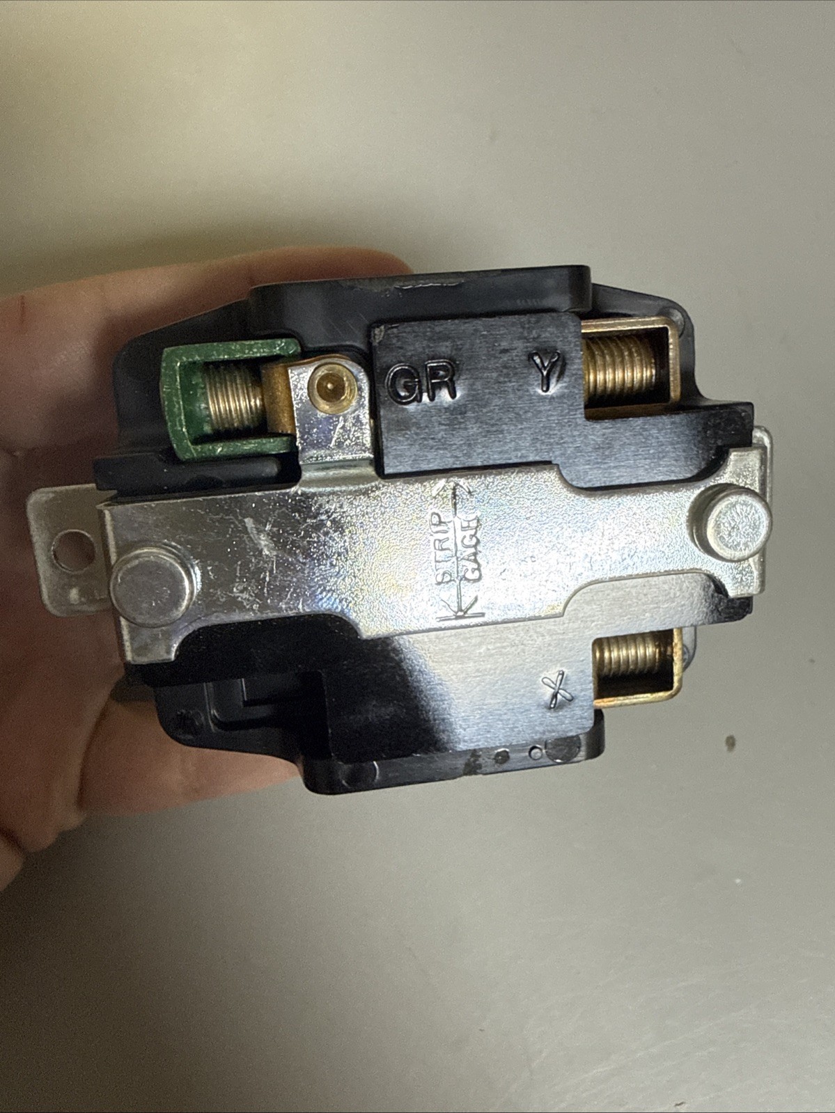 Hubbell CS8269 50A 250V Twist-Lock Receptacle 2 Pole 3 Wire Grounding NEW