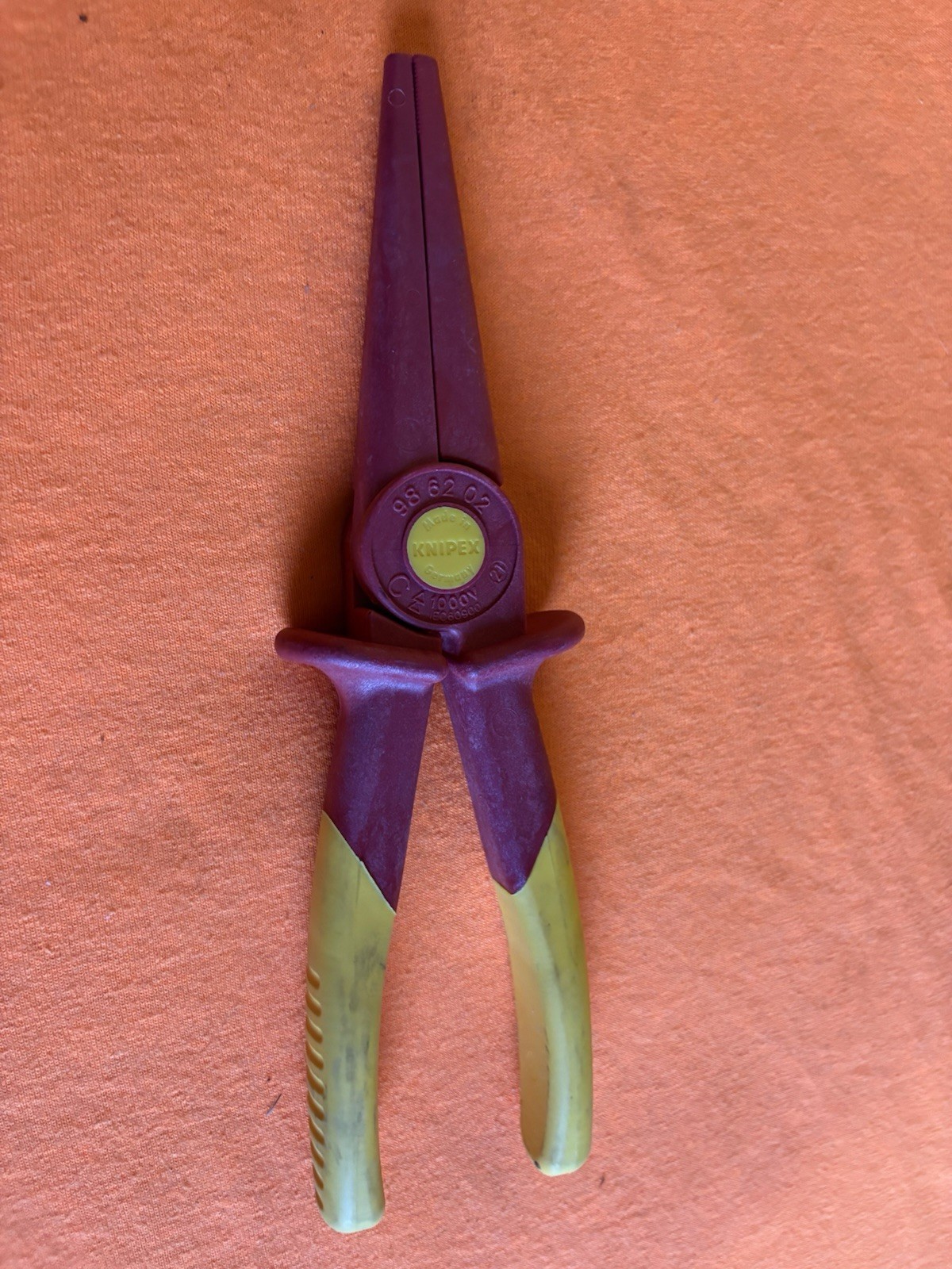 Knipex 98 62 02 Flat Nose Plastic Pliers 1000V Insulated Red Yellow Business USA